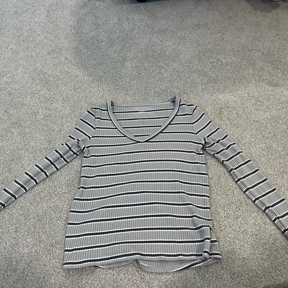 Womens American Eagle V neck long sleeve